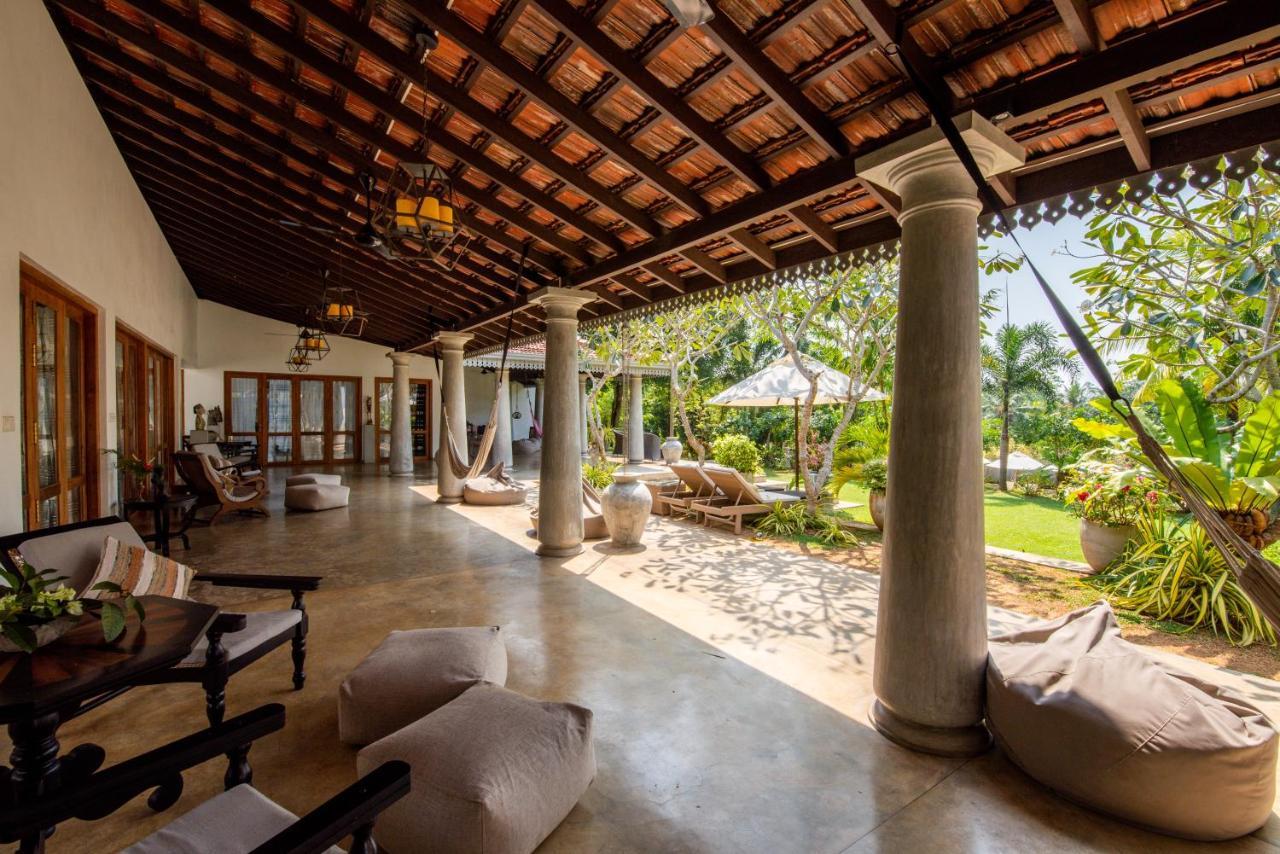 Tropical House - Jungleside Villa Hikkaduwa Buitenkant foto