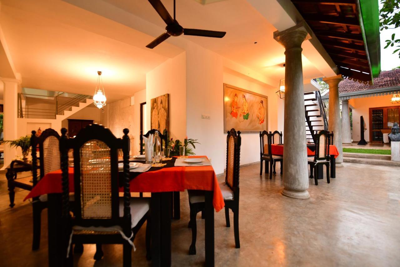 Tropical House - Jungleside Villa Hikkaduwa Buitenkant foto