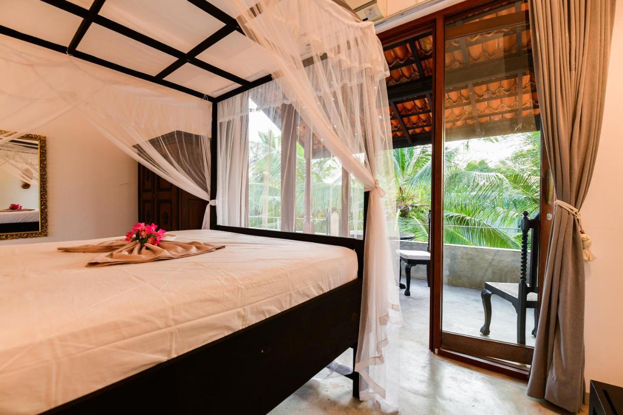 Tropical House - Jungleside Villa Hikkaduwa Buitenkant foto