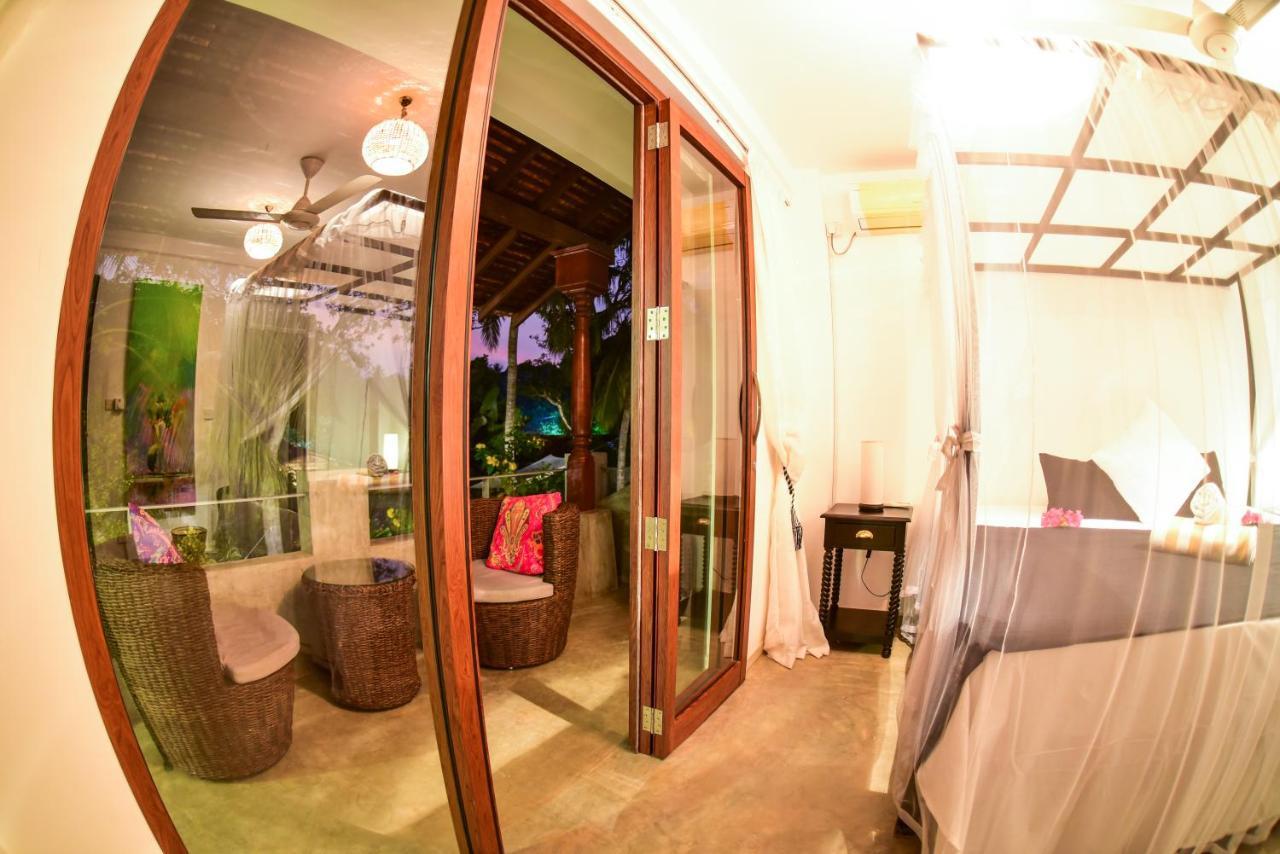 Tropical House - Jungleside Villa Hikkaduwa Buitenkant foto